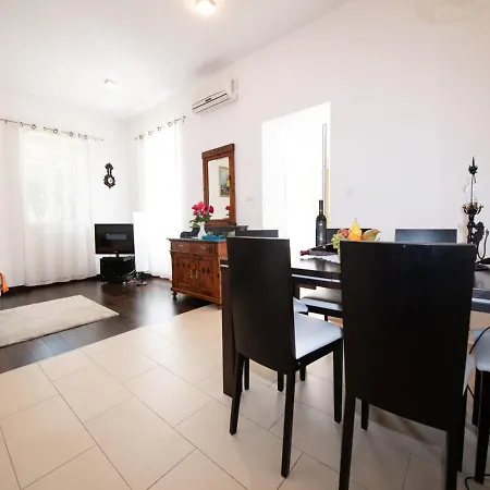 Marina With Sea View דירה *